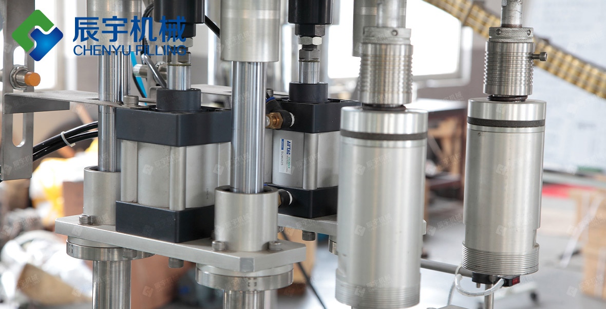 雞尾酒灌裝機(jī) 雞尾酒灌裝機(jī)